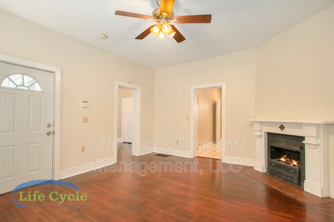 Photo - 250 Henry Ave SE