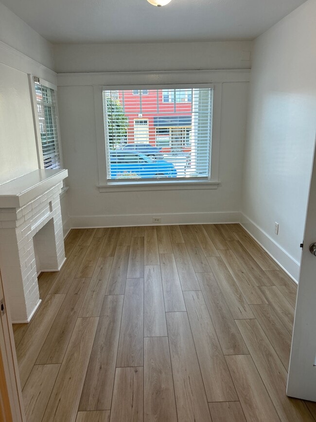 Photo - 1249 E Broadway Unidad 1249