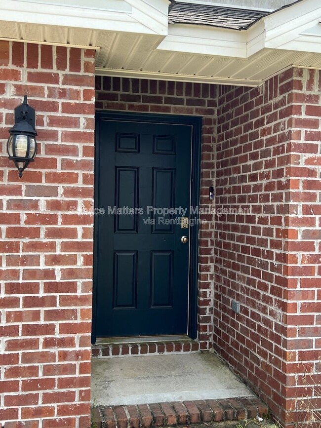 Photo - 5740 Guinevere Ln