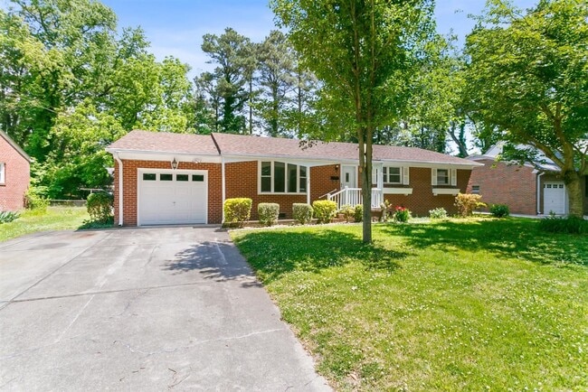 Photo - 208 Longhill Rd