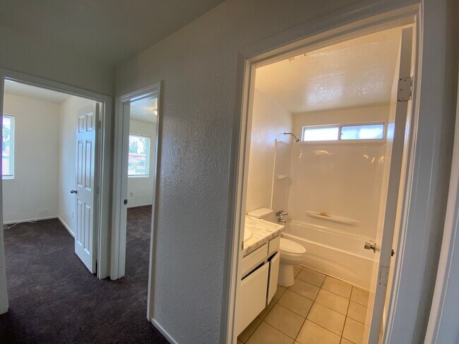 Photo - 814 Wallace St Unidad 3