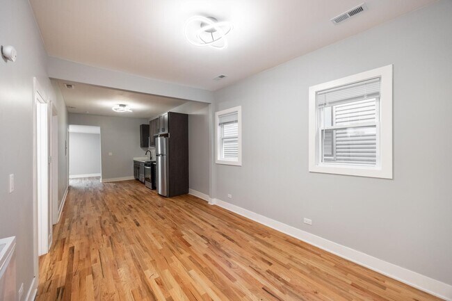Photo - 1742 N California Ave Unit 3