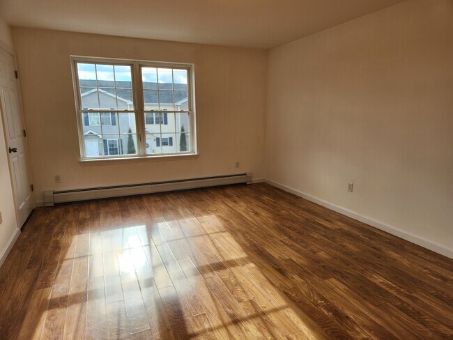 Photo - 1008 Fieldstone Ln