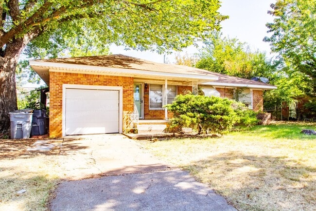 Photo - 2205 NW Smith Ave