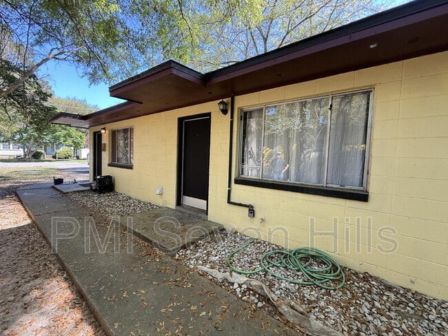 Building Photo - 1510 Milton St Unit 2