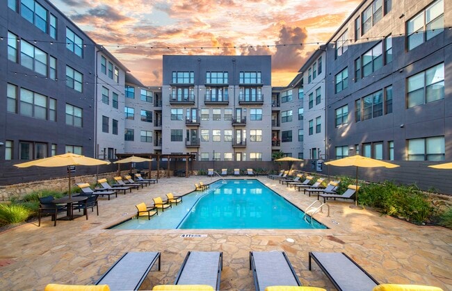 Building Photo - MAA Medical District Rental