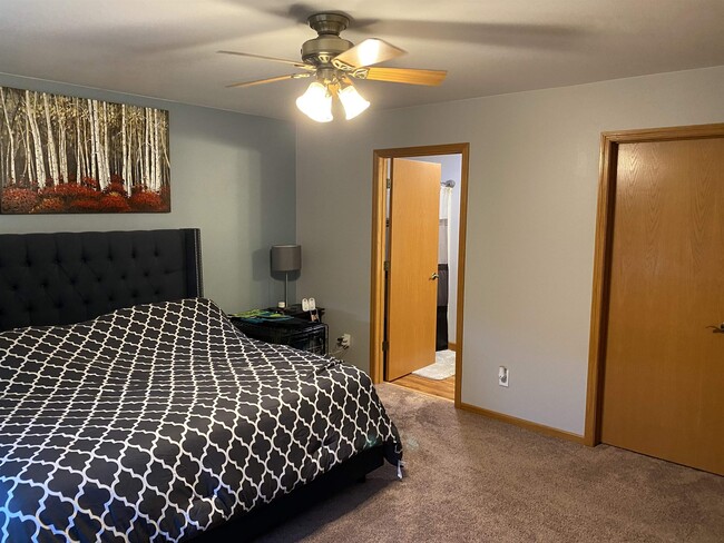 Photo - 701 Cork Crossing