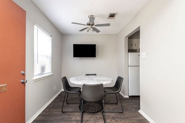 West Scenic Apartments