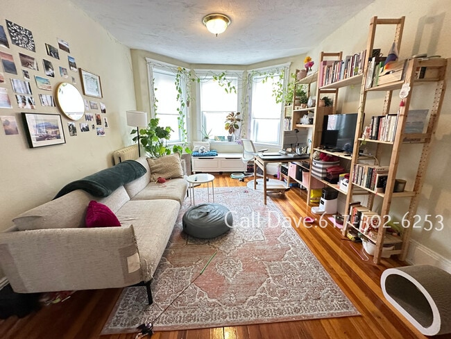 Building Photo - 36 S Huntington Ave Unit 5 Rental