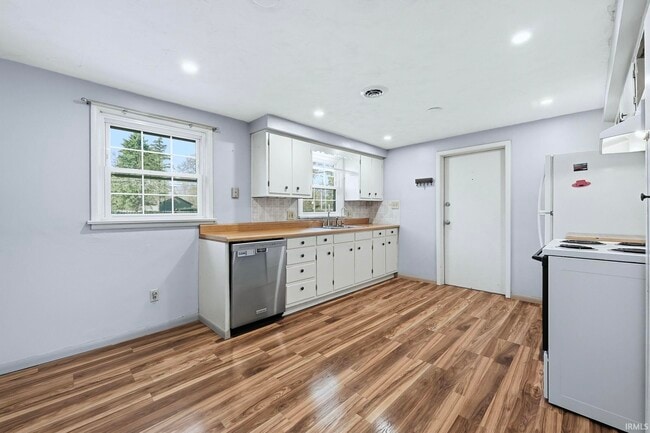 Photo - 7311 Denise Dr