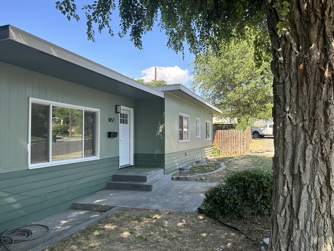 Photo - 1052 S Garden Dr