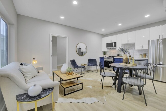 Kitchen/Lounge Combo - 3223 Hannah St Unit 3223A Hannah St