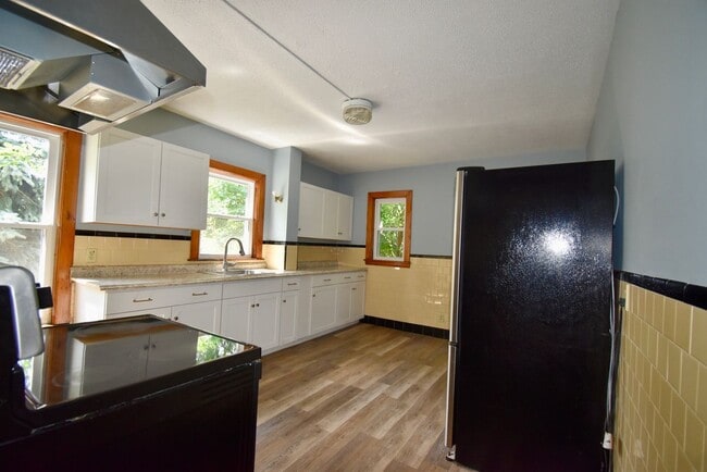 Photo - 16 Cherry St