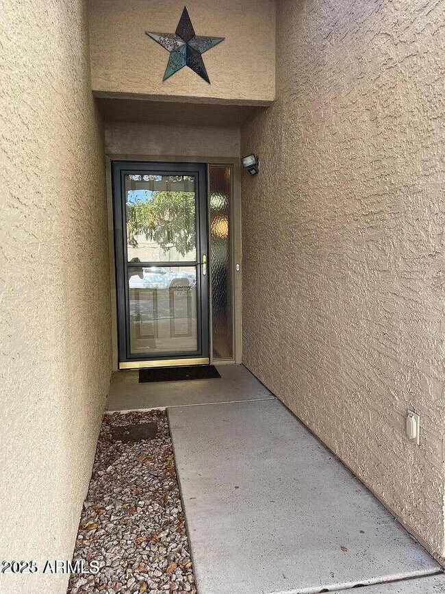 Photo - 1021 S Greenfield Rd