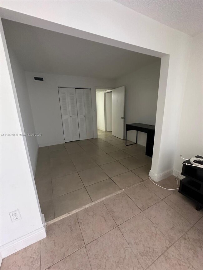 9723 Hammocks Blvd Condo Unit 108 Condo for Rent in Miami, FL