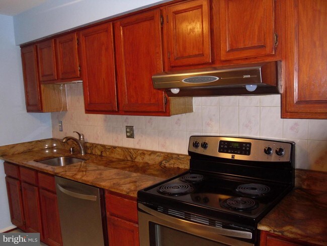 Photo - 14710 McKnew Rd