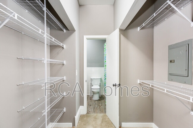 Photo - 913 Massachusetts Ave Unit B