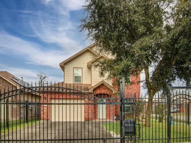 Photo - 2915 Paige St