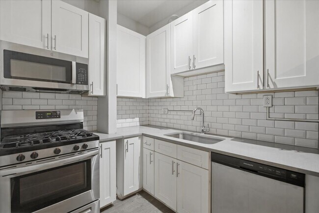 Photo - 5020 S Blackstone Ave