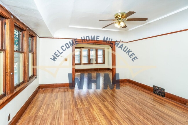 Photo - 2577 N 52nd St