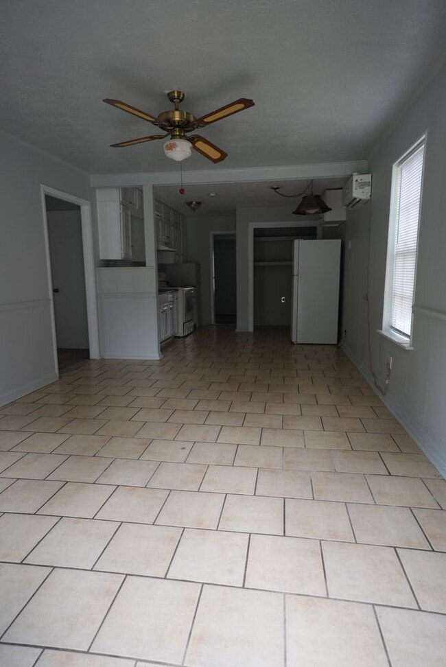 Photo - 1005 Ladiga St SE