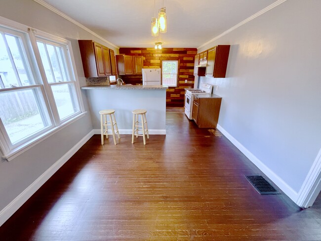 Photo - 720 Paxton Place