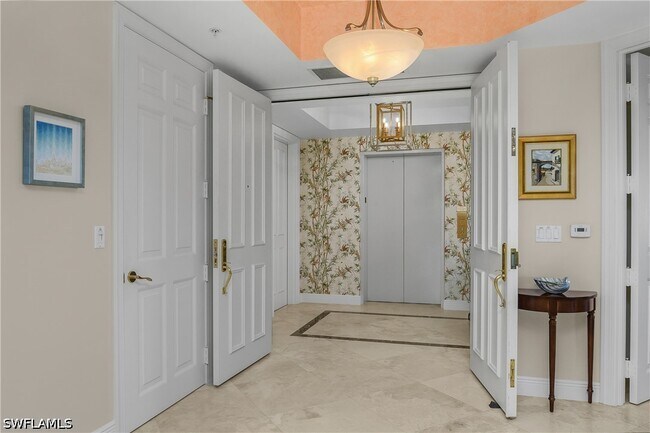 Photo - 8787 Bay Colony Dr Unidad 906