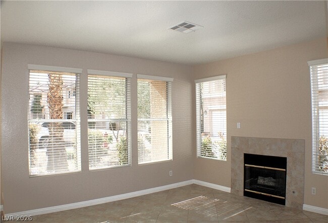 Photo - 251 S Green Valley Pkwy Unidad 5112