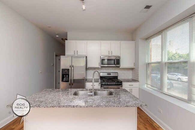 Building Photo - 1503 N Talman Ave Rental