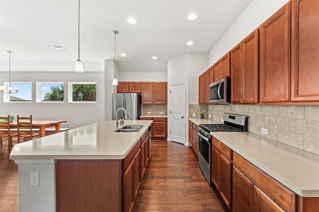 Photo - 489 Bridgestone Way