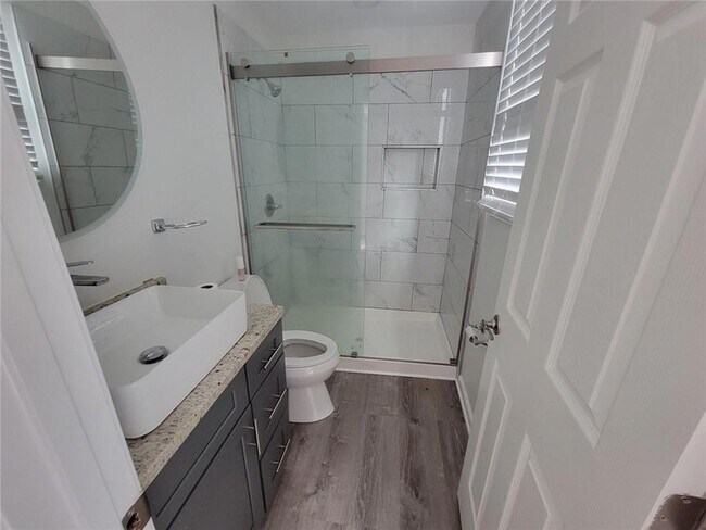 Photo - 1896 Ridgewood Dr NE