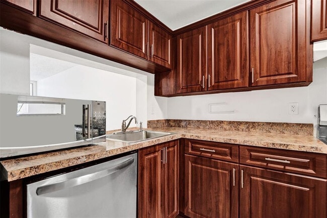 Photo - 9440 Poinciana Pl Unit 101