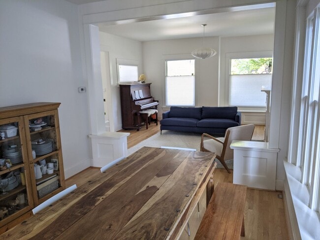 Photo - 3bd/1.75ba Seattle Home