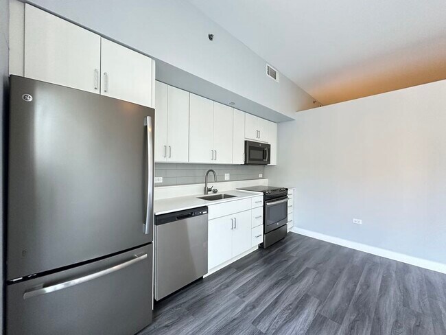 Photo - 4334 N Hazel St Unit 902