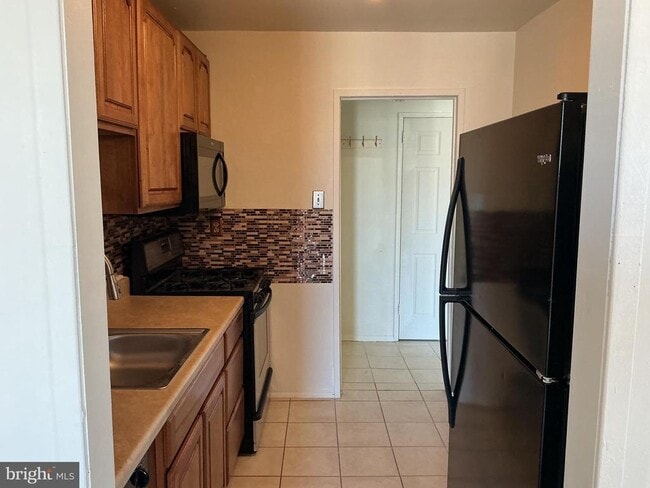 Photo - 7246 Donnell Pl Unidad D3