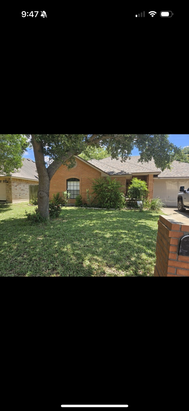 Photo - 802 E Robin Ave House