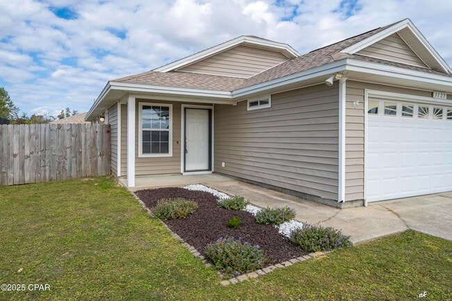 Building Photo - 3127 Douglas Rd