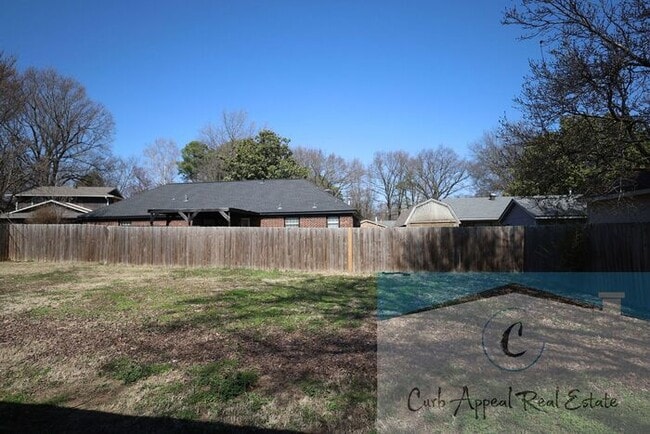 Photo - 3 Bedroom 2 Bath Home in Beautiful Neighborhood! A must see!!