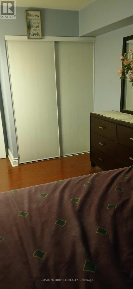 Photo - 8 Silverbell Grv Unit 302 ROOM 1