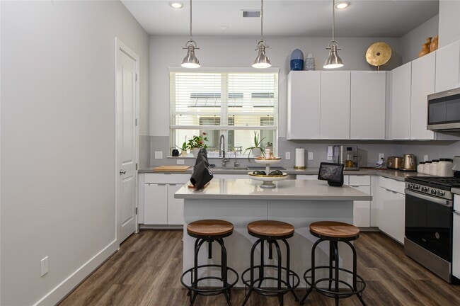 Photo - 1274 N Post Oak Rd