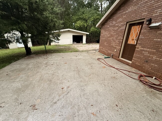 Photo - 6721 Newman Rd