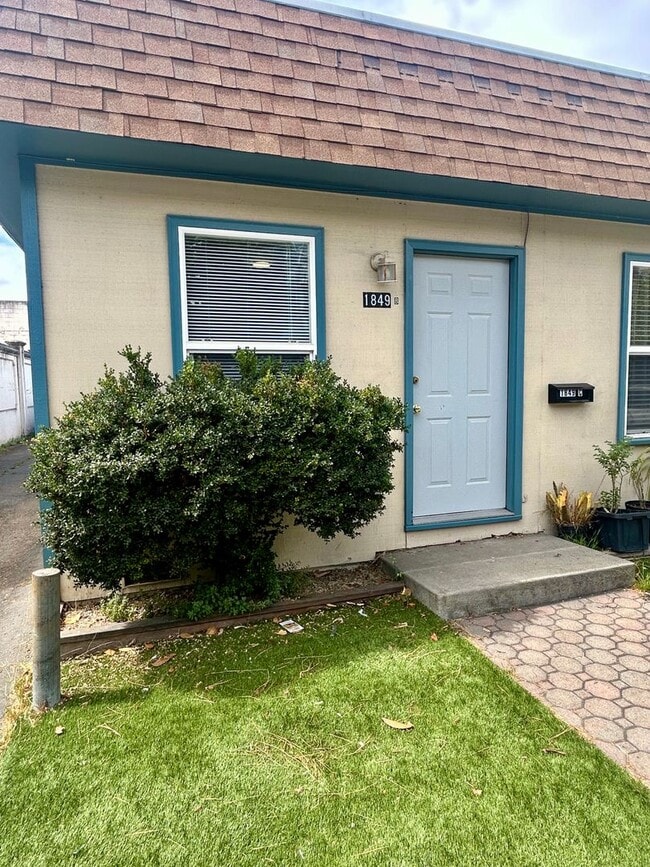 Building Photo - 1849 Washington Ave Unit #B Rental