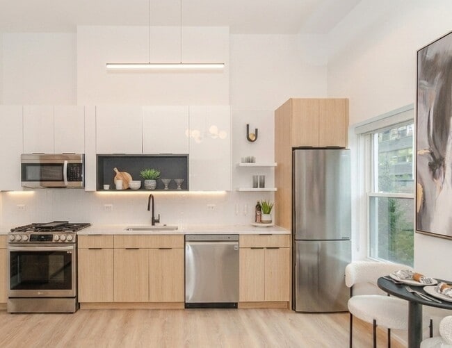 Photo - 2256 N Sawyer Ave