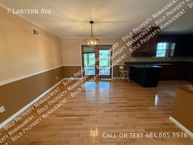 Photo - 7 Lantern Ave