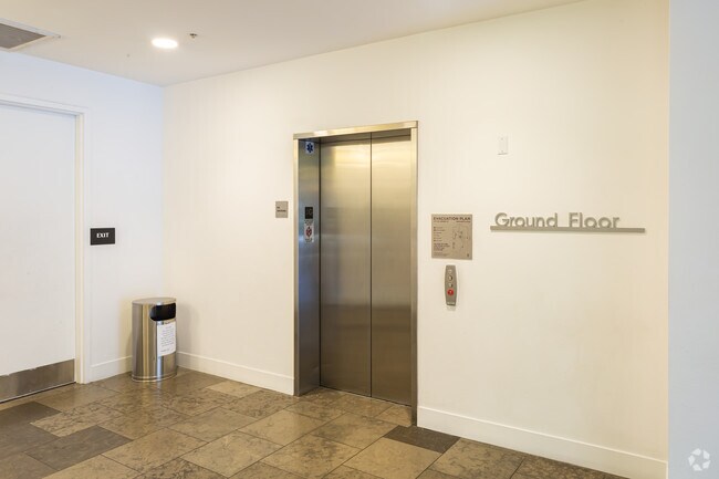 Elevator Presence - Catania