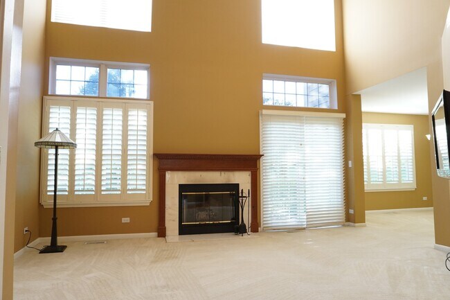 172 Crescent Ln