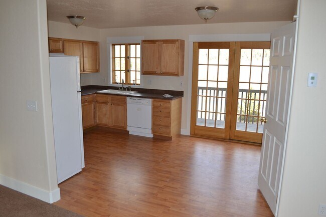 Photo - Oak Street Duplex Unit 370