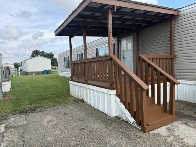 Photo - 102 Preston Dr
