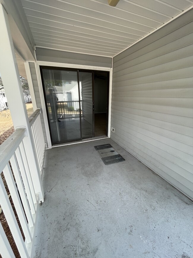 Photo - 114 W Victoria Ct