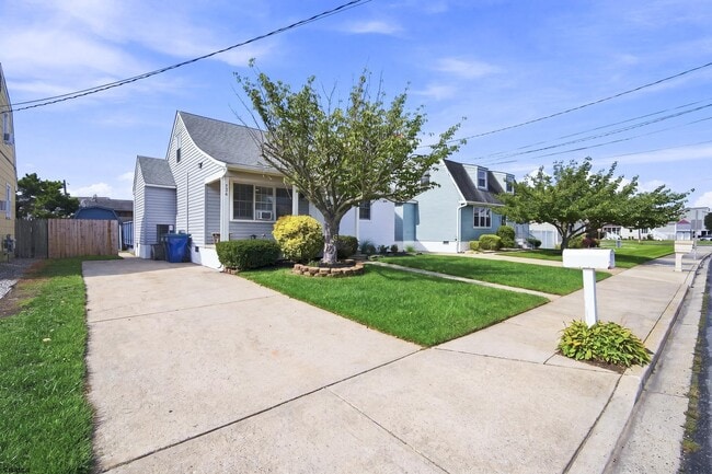 Photo - 526 Lafayette Blvd